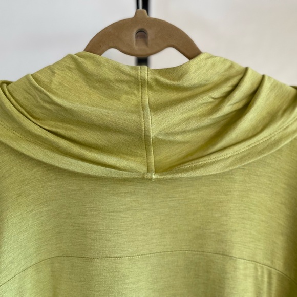 Cabi Outlet Cowl Neck Long Sleeve Green Medium - Picture 9 of 13